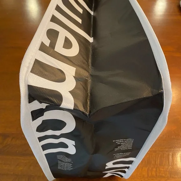 White reusable large lululemon tote gym carryall - Picture 4 of 4